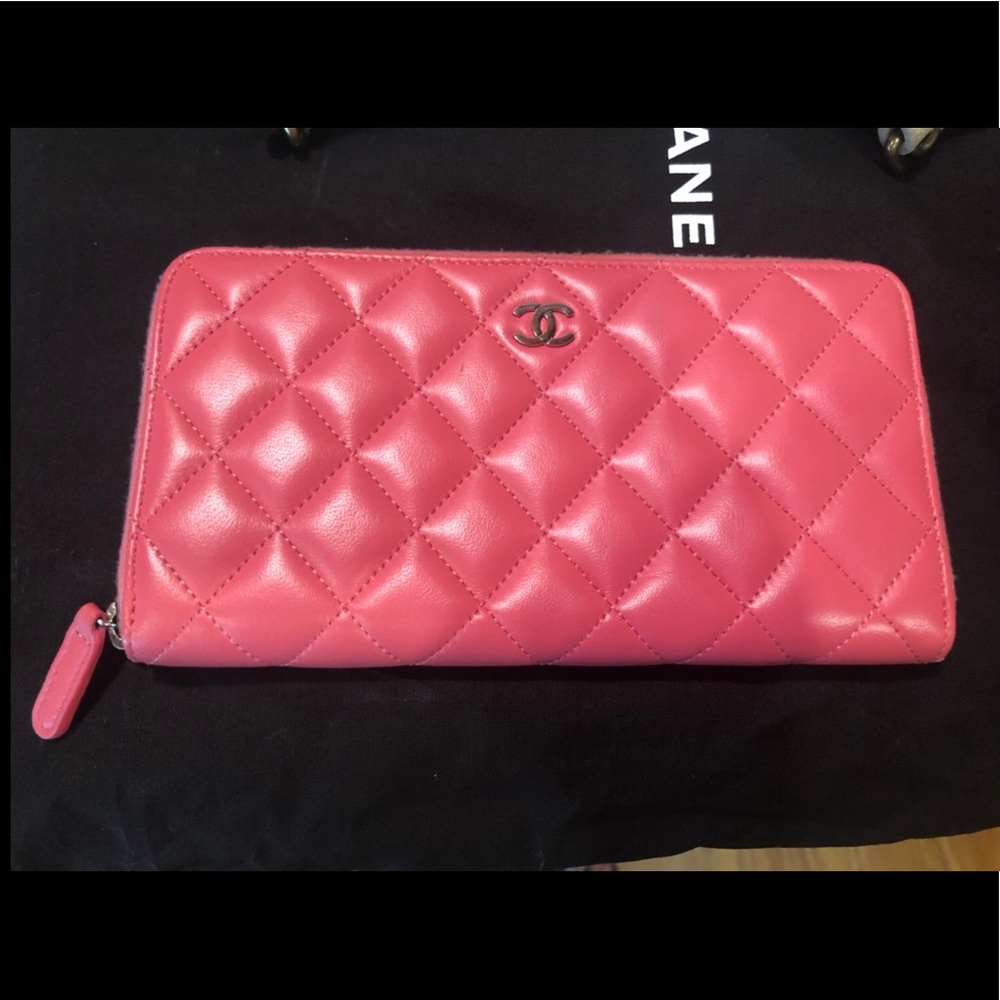 Chanel pink quilted wallet